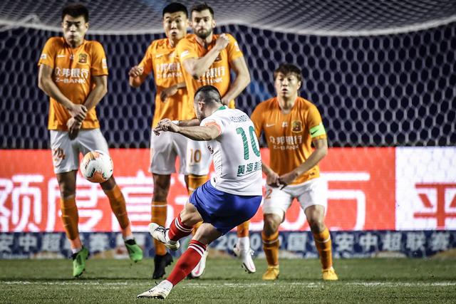 文班亚马19+15 马刺38分胜森林狼总分1-1
