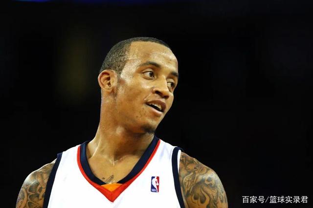 萨林杰35+22+12深圳获4连胜 广厦送北控3连败